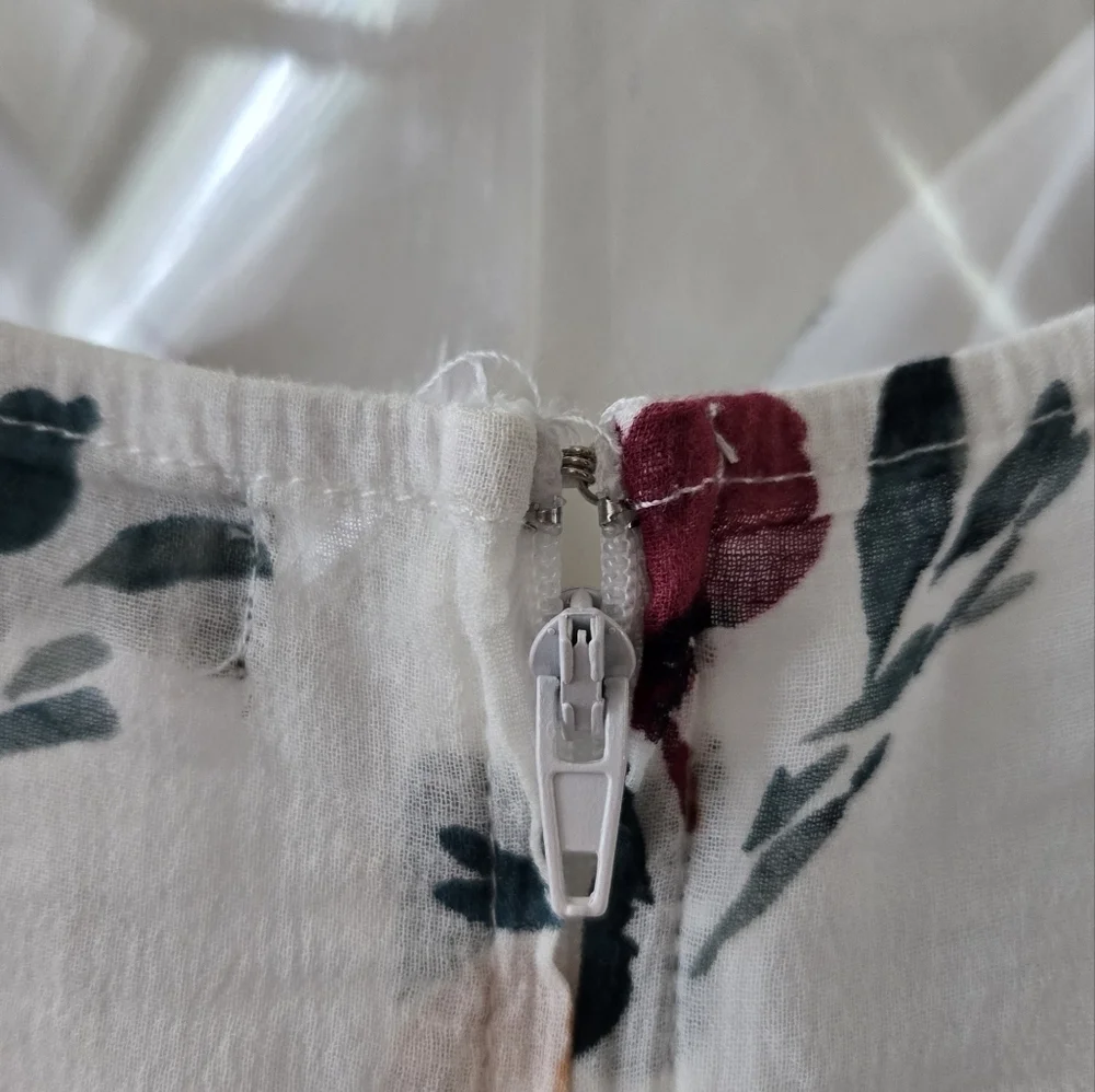 Trixxl Floral Spaghetti Strap Romper - Picture 4 of 6